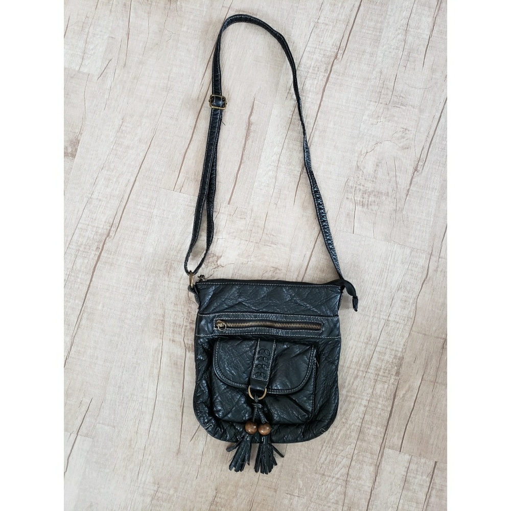 Rue 21: Faux leather crossbody bag